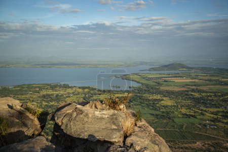 Foto de The view from the Khao Phraya Doen Thong Viewpoint with the Pasak Jolasid Dam near the City of Lopburi in the Province of Lopburi in Thailand,  Thailand, Lopburi, November, 2022 - Imagen libre de derechos