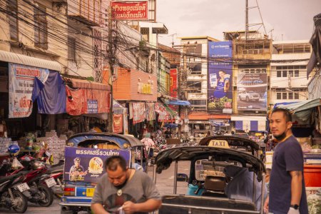 Téléchargez les photos : A Market street in the City of Si Racha in the Province of Chonburi in Thailand,  Thailand, Siracha, November, 2022 - en image libre de droit