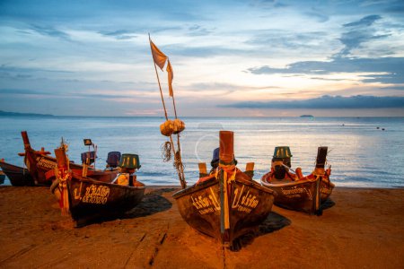 Foto de The Fishing Market, Harbour and Village at the beach in the city of Jomtien near the city of Pattaya in the Province of Chonburi in Thailand,  Thailand, Jomtien, November, 2022 - Imagen libre de derechos