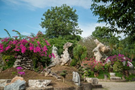 Foto de The Million Years Stone Park near the city of Pattaya in the Province of Chonburi in Thailand,  Thailand, Pattaya, November, 2022 - Imagen libre de derechos