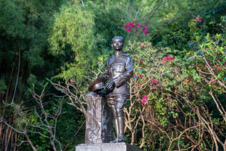 Foto de La estatua y monumento del rey tailandés Prajadhipok, Rama Vll, Rama 7, en el mirador Khao Hin Lek Fai de la ciudad de Hua Hin en la provincia de Prachuap Khiri Khan en Tailandia, Tailandia, Hua Hin, diciembre de 2022 - Imagen libre de derechos
