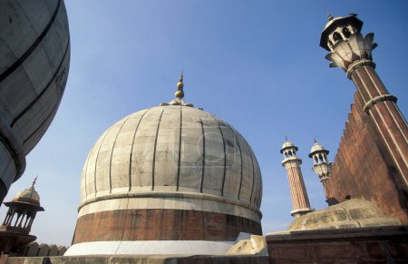 Foto de La mezquita de Jama Masjid en el viejo Delhi en la ciudad de Delhi en la India. India, Delhi, febrero de 1998 - Imagen libre de derechos