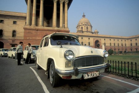 Foto de La arquitectura del presidente Estate Rashtrapati Bhavan en la ciudad de Nueva Delhi en la India. India, Delhi, enero de 1998 - Imagen libre de derechos
