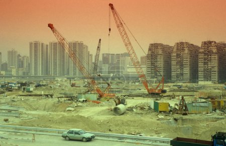 Foto de Una construcción de carreteras en la ciudad de Hongkong en Hongkong. China, Hong Kong, mayo de 1997 - Imagen libre de derechos
