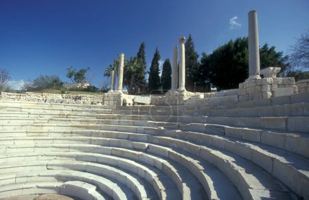 Foto de El sitio arqueológico en el anfiteatro romano Kom El Bekka en el centro de la ciudad de Alejandría en el mar Mediterráneo en Egipto en el norte de África. Egipto, Alejandría, marzo de 2000 - Imagen libre de derechos