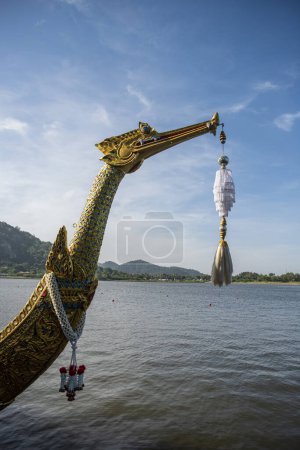 Photo for A front of a Dragonboat or Longboat on the Lake Khao Tao at the Longboat race of Hua Hin on the Lake Khao Tao reservoir south of City of Hua Hin.  Thailand, Hua Hin, December, 2023 - Royalty Free Image