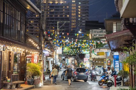 Foto de Una calle en el casco antiguo de la ciudad de Hua Hin en la provincia de Prachuap Khiri Khan en Tailandia, Tailandia, Hua Hin, diciembre de 2023 - Imagen libre de derechos
