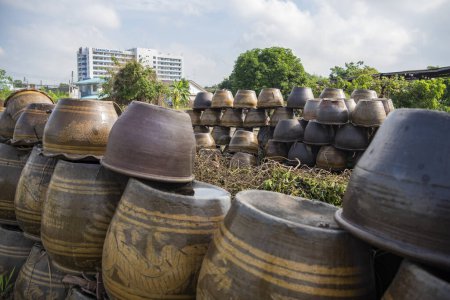 Photo for Pots at a old Pottery Factory in the city and Province of Ratchaburi in Thailand,  Thailand, Ratchaburi, November, 14, 2023 - Royalty Free Image