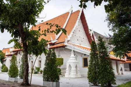 Foto de Wat Wat Yai Intharam Real Monasterio en la ciudad de Mueang Chonburi ciudad en la provincia de Chonburi en Tailandia. Tailandia, Chonburi, 29 de octubre de 2023 - Imagen libre de derechos