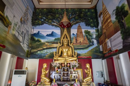Foto de Dentro del Wat Bang Kaeo cerca de la ciudad de Mueang Chachoengsao en la provincia de Chachoengsao en Tailandia. Tailandia, Chachoengsao, 4 de noviembre de 2023 - Imagen libre de derechos