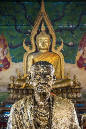 Buddha im Wat Hong Thong an der Küste in Bang Pakong in der Provinz Chachoengsao in Thailand. Thailand, Chachoengsao, 2. November 2024
