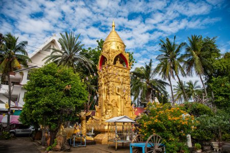 Wat Jaeng en el centro de la ciudad de Udon Ratchathani y la provincia de Ubon Ratchathani en Tailandia, Noviembre 25, 2023.