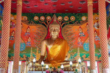 Photo for Thailand, Ubon Ratchathani - November 23, 2023: Buddha inside of the Wat Jaeng in the city centre of Udon Ratchathani and Province Ubon Ratchathani in Thailand. - Royalty Free Image