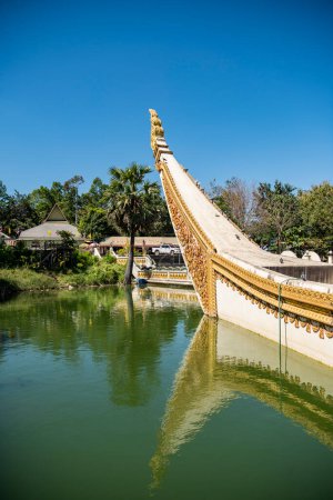 Schiffstempel des Wat Sa Prasan Suk im Stadtzentrum von Ubon Ratchathani und der Provinz Ubon Ratchathani in Thailand. Thailand, Ubon Ratchathani, 24. November 2023