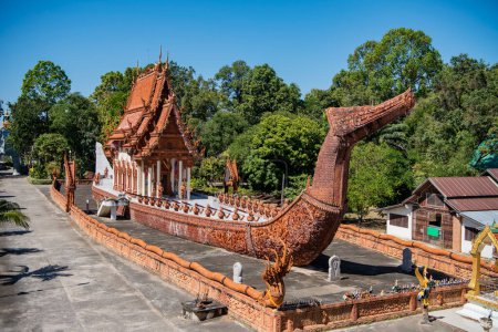 Téléchargez les photos : Temple du navire de Wat Sa Prasan Suk dans le centre-ville d'Ubon Ratchathani et la province d'Ubon Ratchathani en Thaïlande. Thaïlande, Ubon Ratchathani, 24 novembre 2023 - en image libre de droit