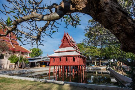 Wat Thung Si Mueang im Stadtzentrum von Ubon Ratchathani und der Provinz Ubon Ratchathani in Thailand. Thailand, Ubon Ratchathani, 22. November 2023