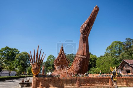 Ship Temple of Wat Sa Prasan Suk en el centro de la ciudad de Ubon Ratchathani y Provincia Ubon Ratchathani en Tailandia. Tailandia, Ubon Ratchathani, 24 de noviembre de 2023