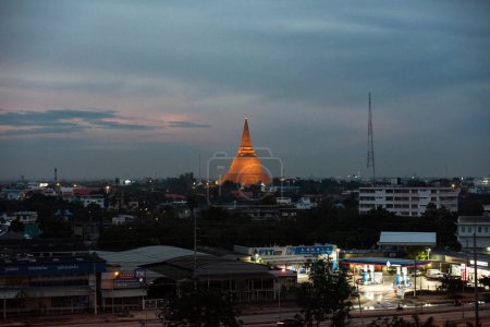 Photo for Phra Pathom Chedi in the city center of Nakhon Pathom and Province Nakhon Pathom in Thailand.  Thailand, Nakhon Pathom, November 9, 2023 - Royalty Free Image