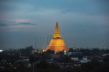 Phra Pathom Chedi im Stadtzentrum von Nakhon Pathom und Provinz Nakhon Pathom in Thailand. Thailand, Nakhon Pathom, 9. November 2023