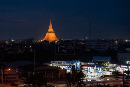 Phra Pathom Chedi im Stadtzentrum von Nakhon Pathom und Provinz Nakhon Pathom in Thailand. Thailand, Nakhon Pathom, 9. November 2023 