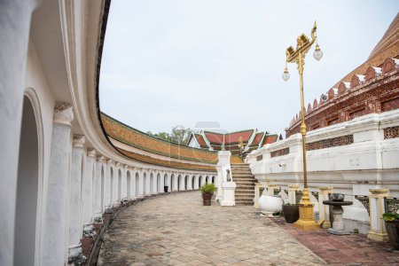 architecture à l'intérieur du Phra Pathom Chedi dans le centre-ville de Nakhon Pathom et Province Nakhon Pathom en Thaïlande à Novembre 9, 2023.