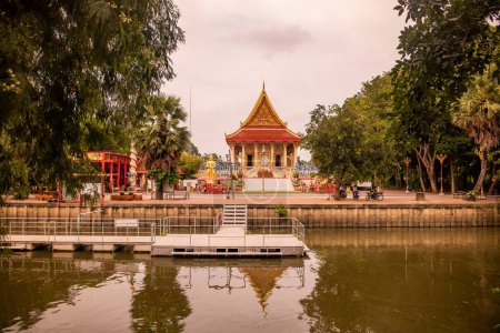 Foto de Wat Wang Taku en la ciudad de Nakhom Pathom en la provincia de Nakhon Pathom en Tailandia. Tailandia, Nakhon Pathom, 10 de noviembre de 2023 - Imagen libre de derechos