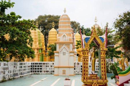 Wat Huai Chorakhe in der Stadt Nakhon Pathom in der Provinz Nakhon Pathom in Thailand am 10. November 2023.