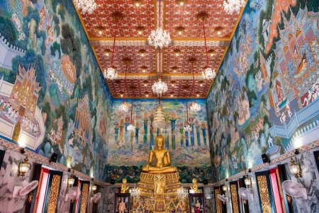 Photo for Thailand, Nakhon Pathom - November 13, 2023: Buddha figure inside of Wat Phai Lom in the city and Province Nakhon Pathom in Thailand. - Royalty Free Image