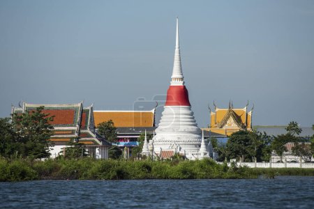 Tailandia, Samut Prakan - 7 de diciembre de 2023: Wat Phra Samut Chedi en la ciudad de Samut Prakan en la provincia de Samut Prakan en Tailandia.