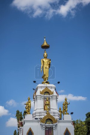 Wat Bang Nam Phueng Nai en la ciudad de Phra Pradaeng cerca de la ciudad y la provincia de Samut Prakan en Tailandia. Tailandia, Samut Prakan, 7 de diciembre de 2023