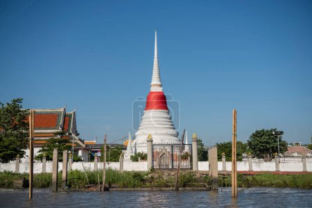 Tailandia, Samut Prakan - 7 de diciembre de 2023: Wat Phra Samut Chedi en la ciudad de Samut Prakan en la provincia de Samut Prakan en Tailandia.