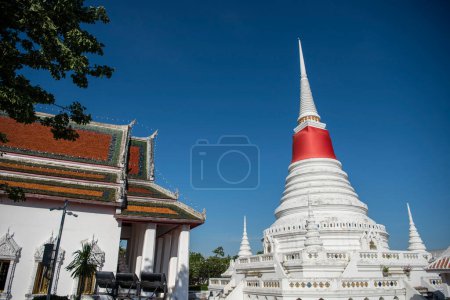 Thailand, Samut Prakan - 7. Dezember 2023: Wat Phra Samut Chedi in der Stadt Samut Prakan in der Provinz Samut Prakan in Thailand.