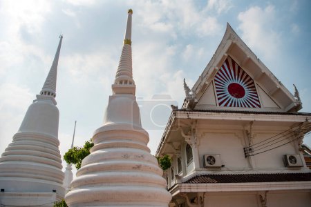 Téléchargez les photos : Le Wat Mahannapharam Worawihan au Bangladesh dans la ville de Bangkok en Thaïlande. Thaïlande, Bangkok, 10 décembre 2023 - en image libre de droit