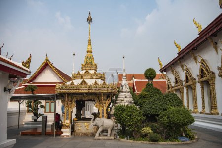Téléchargez les photos : Le Wat Chana Songkhram au Bangladesh dans la ville de Bangkok en Thaïlande. Thaïlande, Bangkok, 10 décembre 2023 - en image libre de droit