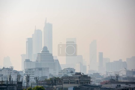 Foto de Una vista y horizonte en la ciudad de Bangkok en Tailandia. Tailandia, Bangkok, 10 de diciembre de 2023 - Imagen libre de derechos