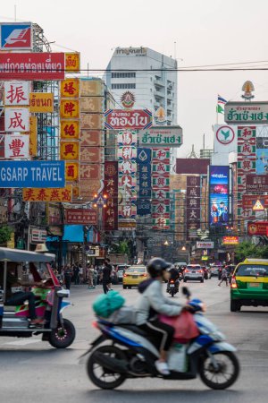 Photo for The Yaowarat Road in China Town in the city of Bangkok in Thailand.  Thailand, Bangkok, November,11, 2023 - Royalty Free Image