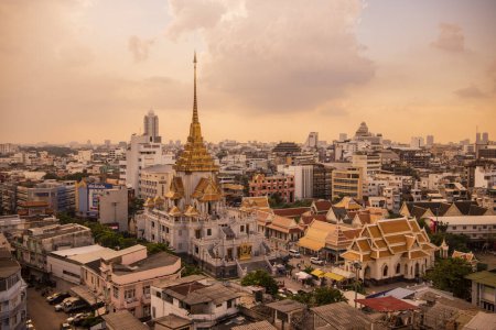 Photo for A view of Wat Traimit Withayaram Worawihan in China Town in the city of Bangkok in Thailand.  Thailand, Bangkok, November, 6, 2023 - Royalty Free Image