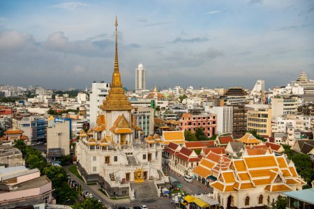 Photo for A view of Wat Traimit Withayaram Worawihan in China Town in the city of Bangkok in Thailand.  Thailand, Bangkok, November, 7, 2023 - Royalty Free Image