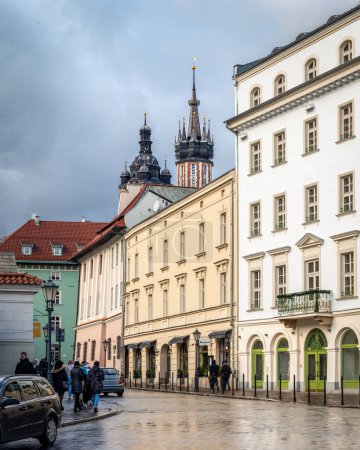 Téléchargez les photos : Vue de la basilique Sainte-Marie de Cracovie - en image libre de droit
