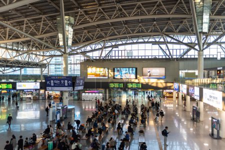 Téléchargez les photos : Gare de Busan gare à grande vitesse à Busan, Corée du Sud le 19 octobre 2022 - en image libre de droit