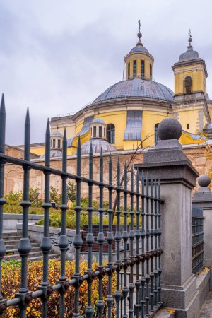 Téléchargez les photos : Basilique royale de Saint François le Grand Église catholique romaine de San Francisco el Grande à Madrid, Espagne, le 9 décembre 2022 - en image libre de droit