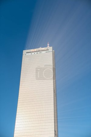 Photo for Sunlight reflecting from the gold-tinted glass of the 63 Square building skyscraper on Yeouido island in Seoul, South Korea on 1 January 2023 - Royalty Free Image