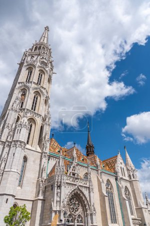 Téléchargez les photos : Eglise gothique Matthias au Château de Buda à Budapest, Hongrie - en image libre de droit