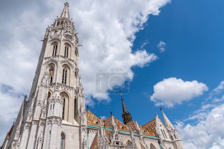 Téléchargez les photos : Eglise gothique Matthias au Château de Buda à Budapest, Hongrie - en image libre de droit