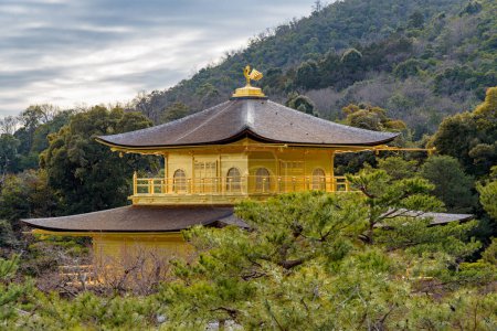 Goldener Pavillon des Kinkakuji-Tempels, buddhistischer Zen-Tempel in Kyoto, Japan, UNESCO-Weltkulturerbe