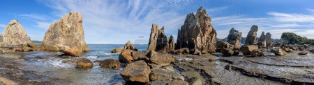 Hashigui-Felsen erstaunliche Natursteinformationen in der Stadt Kushimoto auf der Kii-Halbinsel in der Präfektur Wakayama in Japan