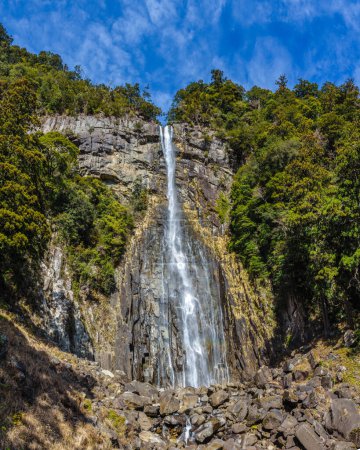 Nachi Falls Nachi no Taki en Nachikatsuura, Prefectura de Wakayama de Japón segunda cascada japonesa más alta en Kumano Kodo