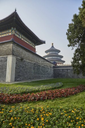 Téléchargez les photos : Monuments touristiques du Temple du Ciel, où les empereurs des dynasties Ming et Qing ont prié le ciel pour une bonne récolte, à Pékin, en Chine sur - en image libre de droit