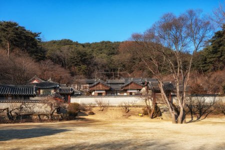 Dosan Seowon est une célèbre académie confucéenne historique à Andong, en Corée. Pris pendant l'hiver.
