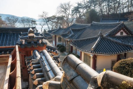 Dosan Seowon es una famosa academia histórica confuciana en Andong, Corea. Tomado durante el invierno.